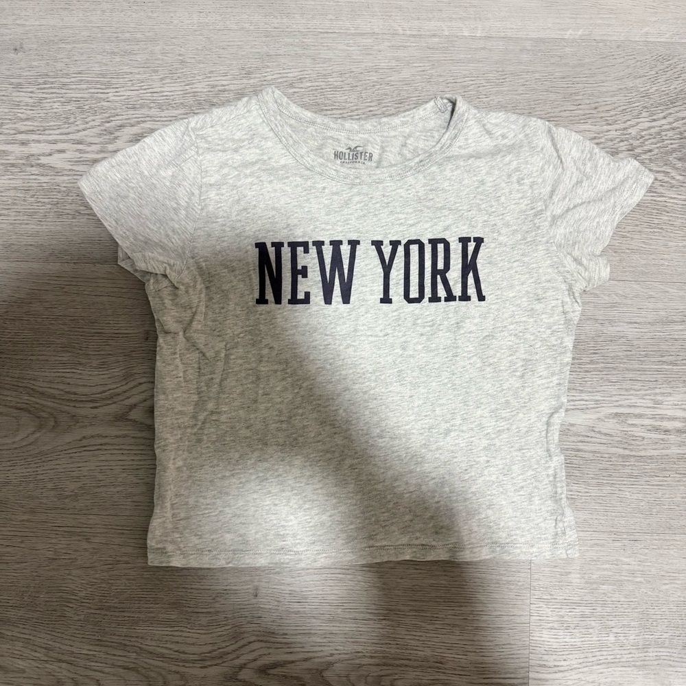Hollister Light Gray Tee New York Graphic size small